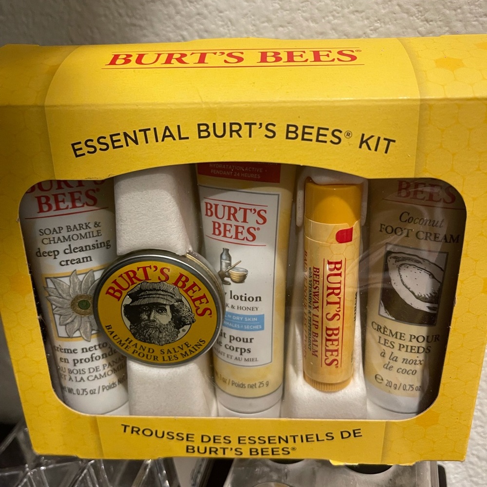 💕3/ $30 Burts Bees essentials kit